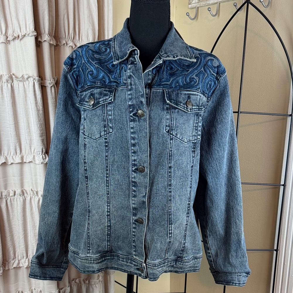 DG2 by Diane Gilman Blue Denim Jean Jacket with Embroidery Size XL